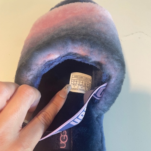 UGG | NWOT Fluff Yeah Ombre Slide Slippers – Kids Size 6 - Picture 9 of 11
